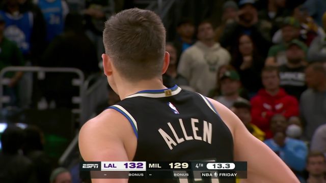 【2022年12月03日】NBA常规赛：湖人vs雄鹿第4节中文解说回放