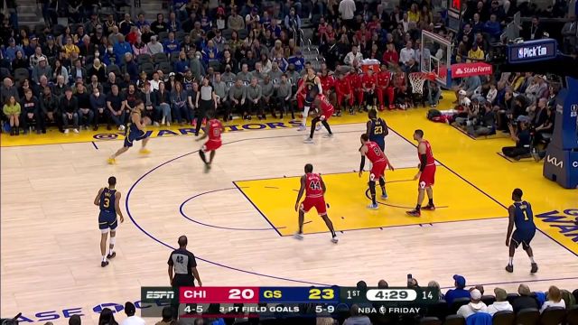 【2022年12月03日 公牛vs勇士集锦】勇士再现团队篮球打法 多人传导球汤普森趁机上篮