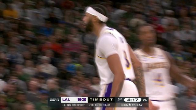 【2022年12月03日 湖人vs雄鹿集锦】浓眉禁区大帽字母哥 沃克平地起惊雷反击滑翔暴扣