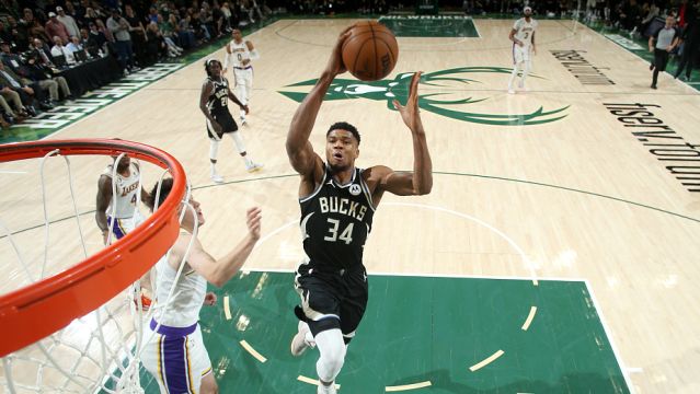 【2022年12月03日 湖人vs雄鹿集锦】湖人vs雄鹿精华回放 湖人三巨头齐发力客场战胜雄鹿