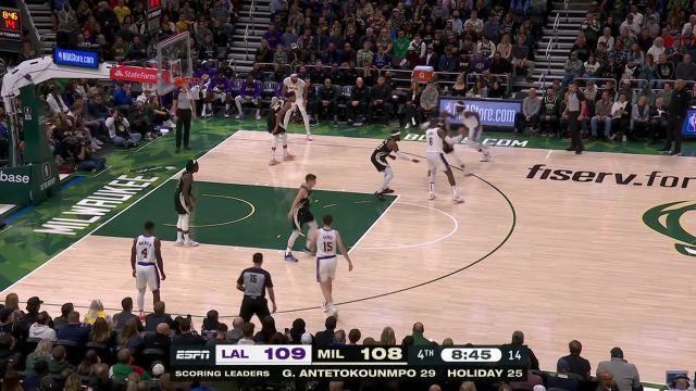 【2022年12月03日 湖人vs雄鹿集锦】再一次刷新生涯里程碑 詹姆斯助攻数超越魔术师位列历史第6