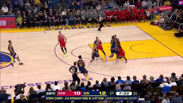 【2022年12月03日 公牛vs勇士集锦】先一人投一个试试 水花兄弟先后命中三分