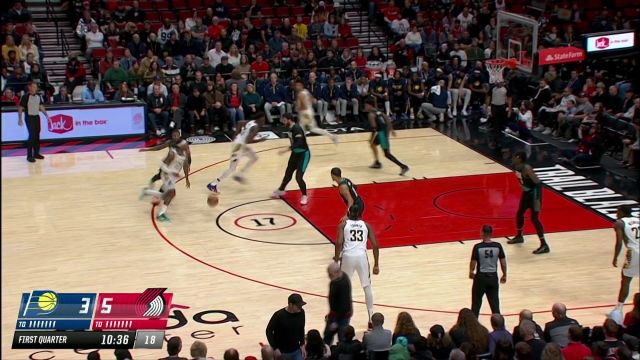 【2022年12月05日 步行者vs开拓者集锦】配合默契！希尔德人缝勾手妙传助攻史密斯双臂暴扣虐筐