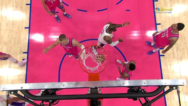 【2022年12月05日 湖人vs奇才集锦】这比分奔着30分去了！詹姆斯浓眉连续冲击篮下得手直接打停奇才