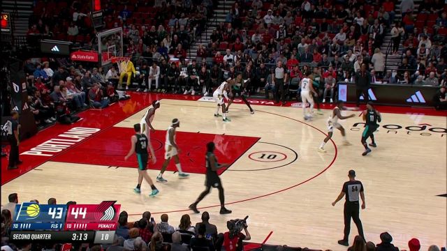 【2022年12月05日 步行者vs开拓者集锦】万花丛中过片叶不沾身 哈特见缝插针突破上篮稳稳打进