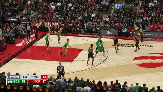 【2022年12月06日 凯尔特人vs猛龙集锦】这是他的拿手好戏 范弗利特绕掩护中投稳稳命中