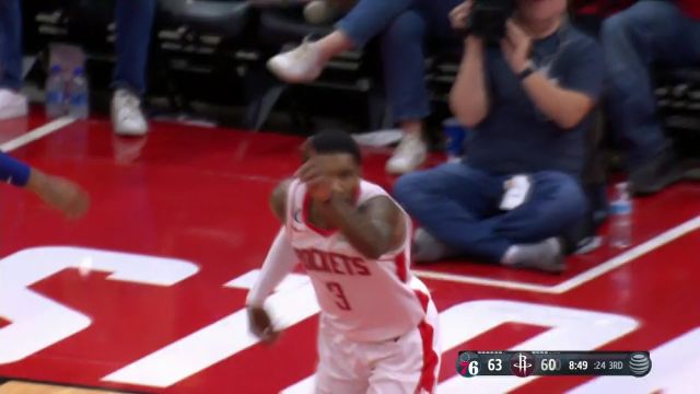 【2022年12月06日 76人vs火箭集锦】杰伦格林假意突破吸引防守 小颇特内线埋伏无情暴扣