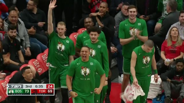 【2022年12月06日 凯尔特人vs猛龙集锦】斯玛特眼疾手快直塞篮下 布朗球到人到杀了个回马枪单臂轮扣