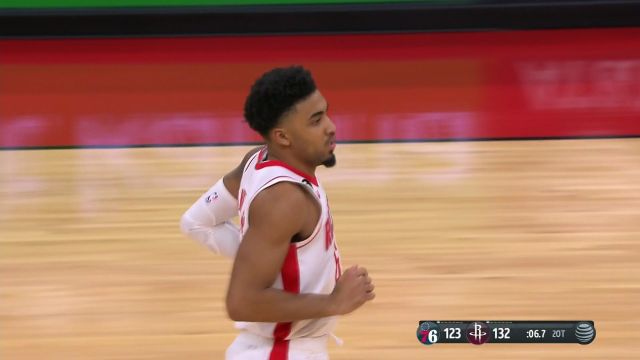 【2022年12月06日 76人vs火箭集锦】重拳出击！马丁单刀直入空切暴扣不留悬念