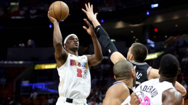 【2022年12月09日 快船vs热火集锦】快船110-115热火 巴特勒26+5关键进球击沉快船