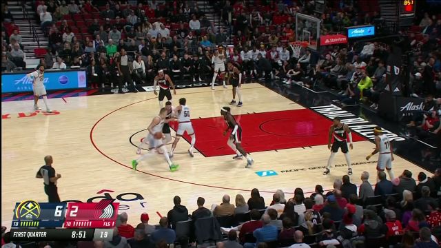 【2022年12月09日 掘金vs开拓者集锦】努尔基齐伸出长臂完成抢断 哈特千里走单骑快攻得手