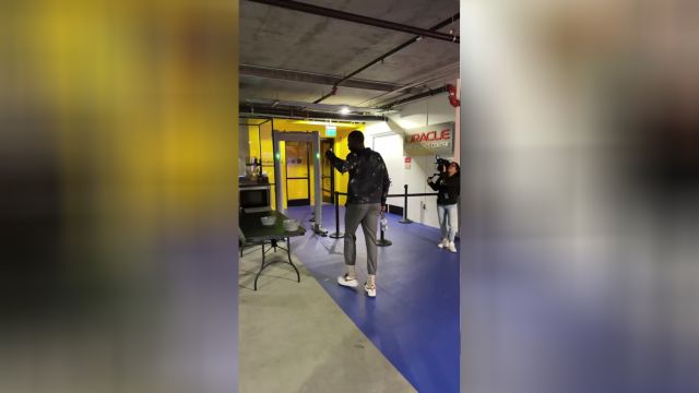 【2022年12月11日 凯尔特人vs勇士集锦】大通中心地库豪车云集 库里汤普森等悉数抵达主场