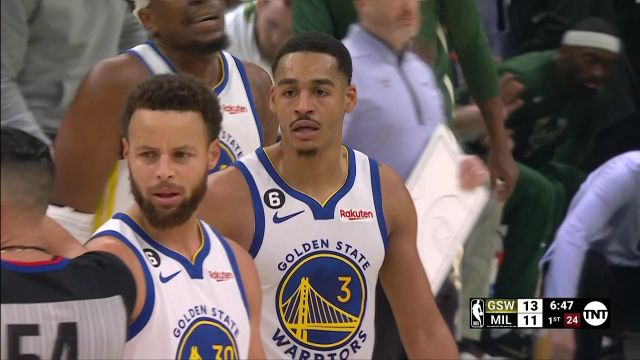 【2022年12月14日】NBA常规赛：勇士vs雄鹿第1节英文解说回放
