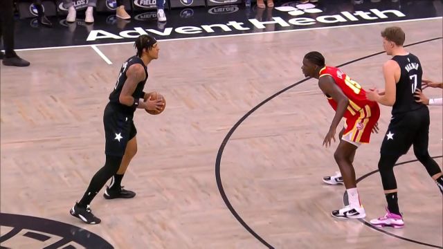 【2022年12月15日 老鹰vs魔术集锦】碾压突破势如破竹 班凯罗无视防守突破上篮得手