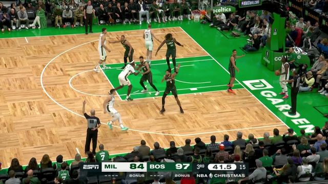 【2022年12月26日 雄鹿vs凯尔特人集锦】平地一声雷！阿伦一脚油门单臂隔扣