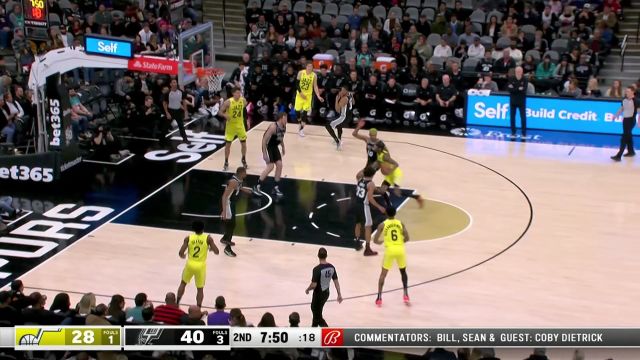 【2022年12月27日 爵士vs马刺集锦】沃克眼疾手快完成抢断 克拉克森突破急停中距离一气呵成