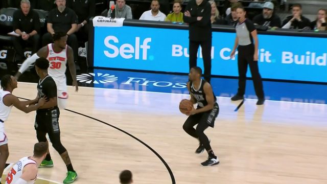 【2022年12月30日 尼克斯vs马刺集锦】完全无视防守 布兰纳姆迎着兰德尔轻松命中三分