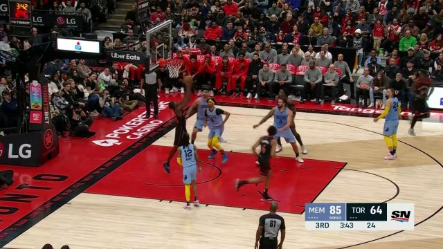 【2022年12月30日 灰熊vs猛龙集锦】阿奴诺比小抛投滑框而出 布切尔篮下守株待兔二次进攻打成