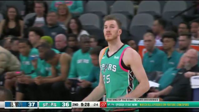 【2023年01月01日】独行侠vs马刺第2节英文原声回放