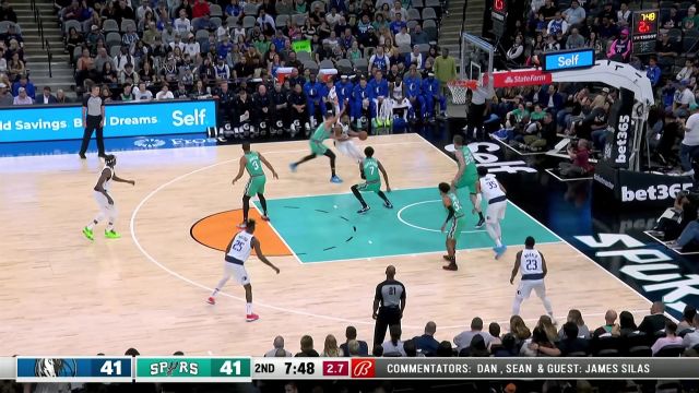 【2023年01月01日 独行侠vs马刺集锦】打不进还有我呢！伍德旱地拔葱单臂补扣势大力沉