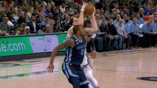 【2023年01月02日 国王vs灰熊集锦】虚晃一枪骗过防守 萨博尼斯戏耍蒂尔曼巧妙上篮