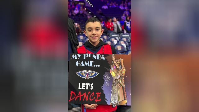 【2023年01月03日 鹈鹕vs76人集锦】太幸运了吧！ 小球迷人生中第一场NBA比赛就得到锡安的签名