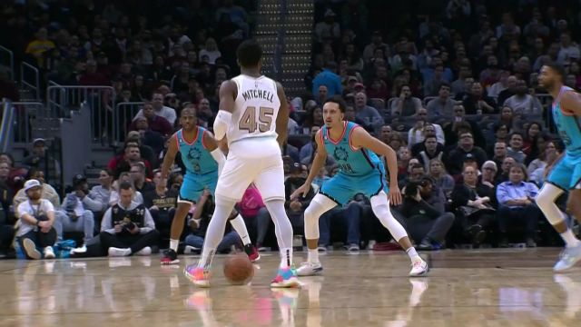 【2023年01月05日 太阳vs骑士集锦】手感来的很及时！米切尔外线强投三分一箭穿心