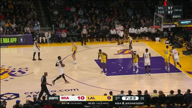 【2023年01月05日 热火vs湖人集锦】洛瑞虚晃一枪点飞里夫斯 直杀篮下飞身上篮一气呵成