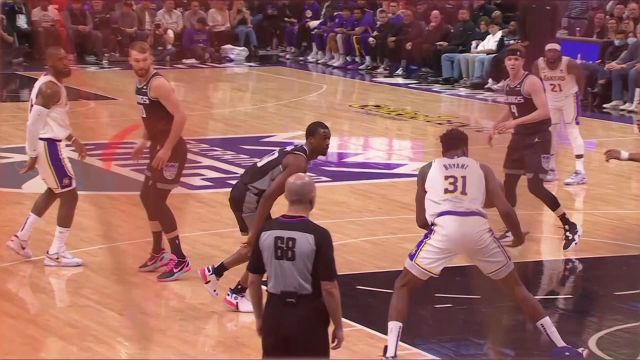 【2023年01月08日】湖人vs国王第1节英文原声回放