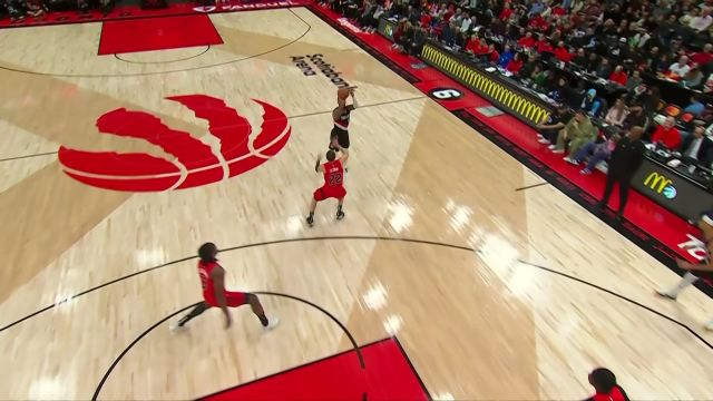 【2023年01月09日 开拓者vs猛龙集锦】还得看他！利拉德外线超远三分一发入魂