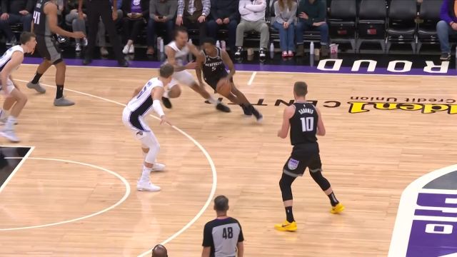 【2023年01月10日 魔术vs国王集锦】好饭不怕晚！小萨三分线搭弓射箭直击靶心