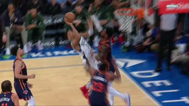 【2023年01月10日 雄鹿vs尼克斯集锦】就你叫字母哥？罗宾逊拍马赶到封盖昆昆