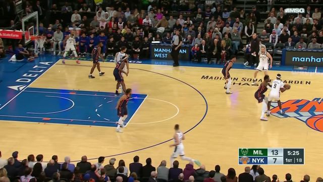 【2023年01月10日 雄鹿vs尼克斯集锦】抢断反击一气呵成 兰德尔闲庭信步反击上篮