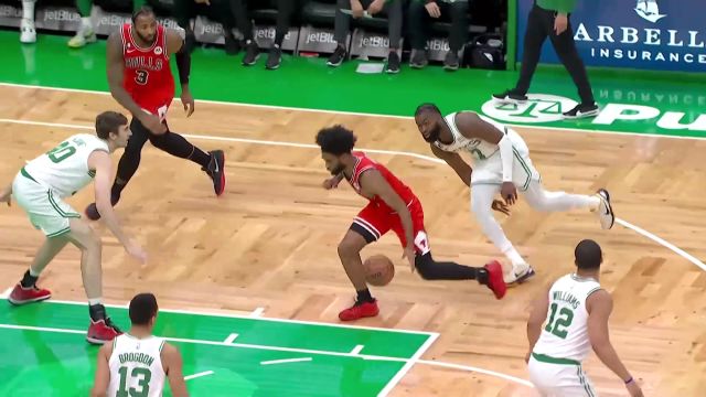 【2023年01月10日 公牛vs凯尔特人集锦】万花丛中过片叶不沾身 怀特人缝闪转腾挪反手上篮命中