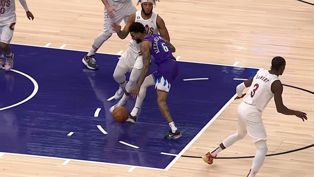 【2023年01月11日 骑士vs爵士集锦】沃克眼观六路击鼓传花 盖伊不负众望接球三分穿网