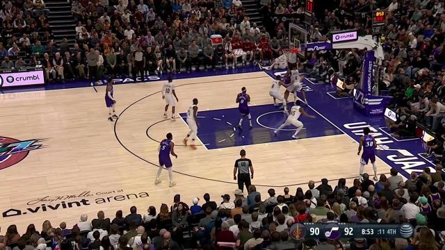 【2023年01月11日 骑士vs爵士集锦】篮下乱战找到机会 范德比尔特垂直起飞送出暴扣