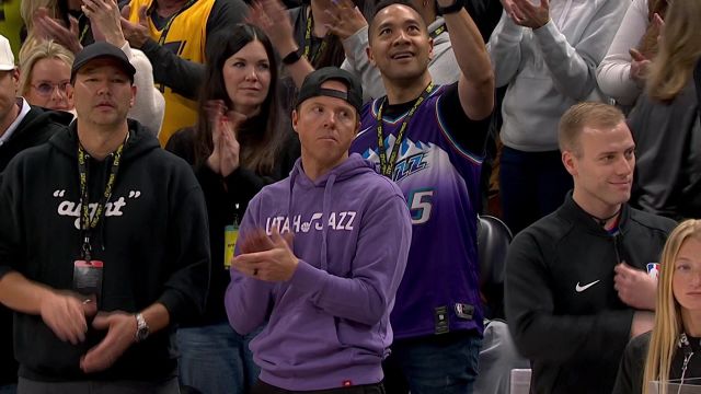 【2023年01月11日 骑士vs爵士集锦】回到梦开始的地方 爵士播放纪录片致敬米切尔全场观众为其欢呼