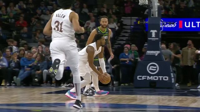 【2023年01月15日 骑士vs森林狼集锦】一把穿云箭！加兰弧顶急停三分精准入网