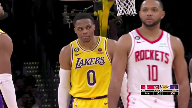 【2023年01月17日 火箭vs湖人集锦】不讲武德！申京不满威少趁其系鞋带就发球后者回头瞪眼嘟囔被吹T