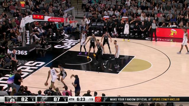 【2023年01月18日 篮网vs马刺集锦】点燃主场气氛！约翰逊箭步穿云单手劈扣碾压全场