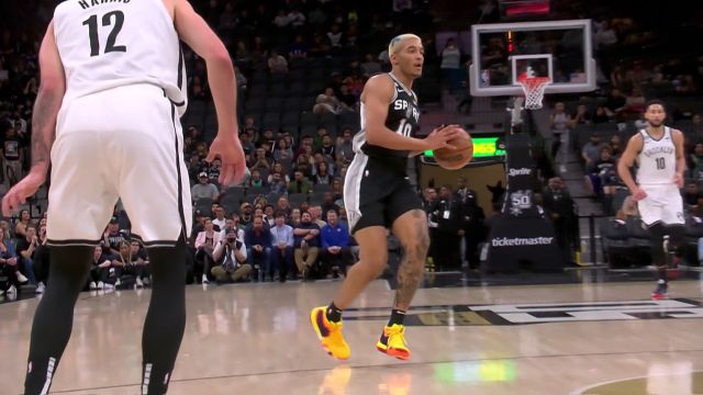 【2023年01月18日 篮网vs马刺集锦】扛起球队进攻大旗！索汉大步流星突破上篮一气呵成