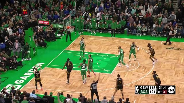 【2023年01月20日 勇士vs凯尔特人集锦】太关键了！迪温琴佐底角三分应声入网