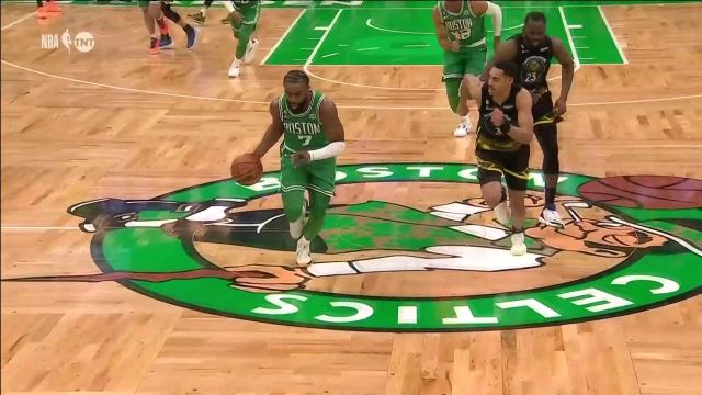 【2023年01月20日 勇士vs凯尔特人集锦】布朗抢断格林 反击暴扣单臂炸筐