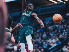 比肩乔丹！华子两献隔扣引塔图姆唐斯盛赞 揭秘爆发原因给女友送飞吻