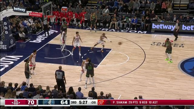 【2023年01月22日 火箭vs森林狼集锦】受害者欲哭无泪 爱德华兹突破滑翔炸筐再次隔扣申京