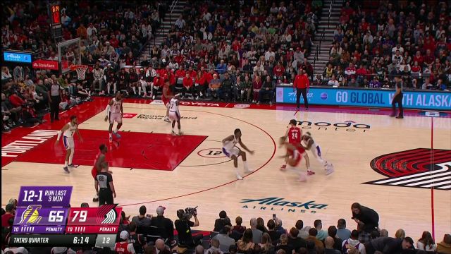 【2023年01月23日 湖人vs开拓者集锦】利拉德突破小拉杆上篮得手 托布强硬顶开利特尔 打成2+1