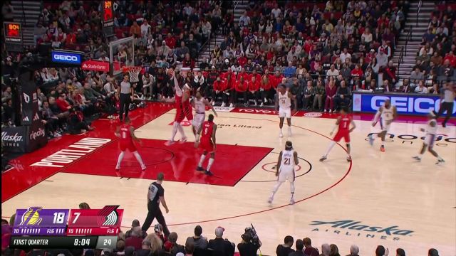 【2023年01月23日 湖人vs开拓者集锦】利拉德击地妙传瞒天过海 努尔基奇顺势空切单臂劈扣炸筐