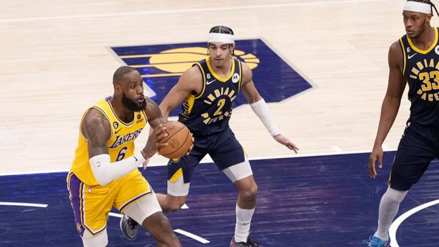 【2023年02月03日 湖人vs步行者集锦】湖人超雷霆升至西部第12！将迎两场关键卡位战冲击附加赛区