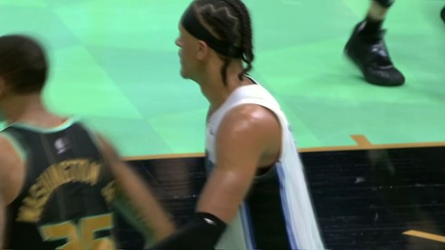 【2023年02月06日 魔术vs黄蜂集锦】就是靠身体天赋 华盛顿碾压内线打进2+1