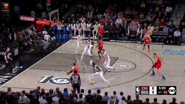 【2023年02月10日 公牛vs篮网集锦】拉文拜佛晃晕芬尼-史密斯 直杀篮下完成双手暴扣